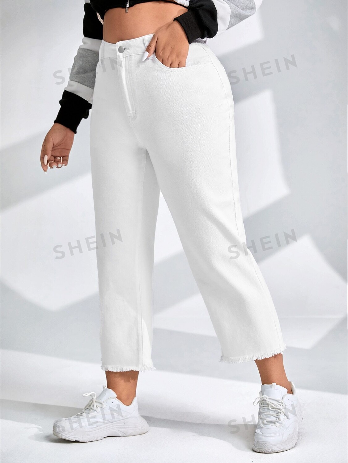 

Джинсы EZwear Plus, прямого кроя, завышенная талия, рваные, потертые края Shein, белый