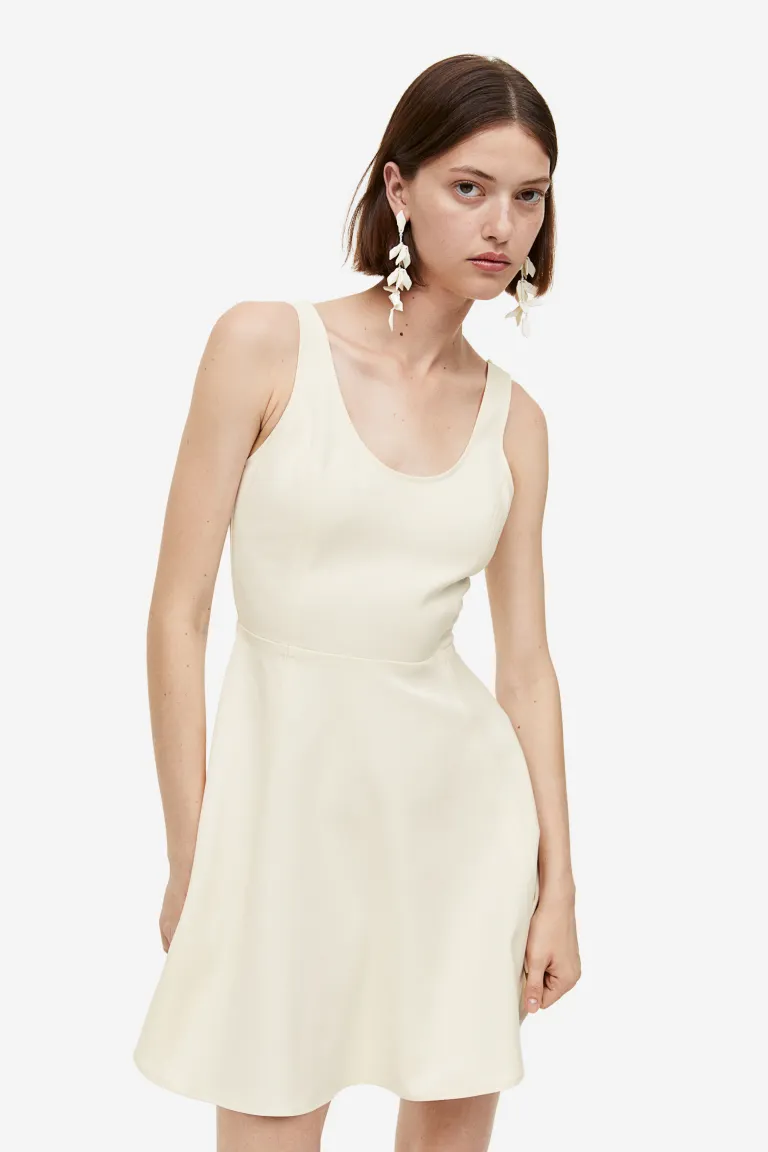 

Мини-платье с расклешенной юбкой H&M, бежевый