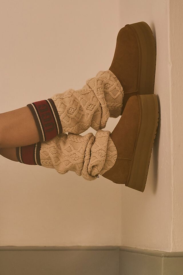 

Классические сапоги-свитеры UGG с буквами, каштан