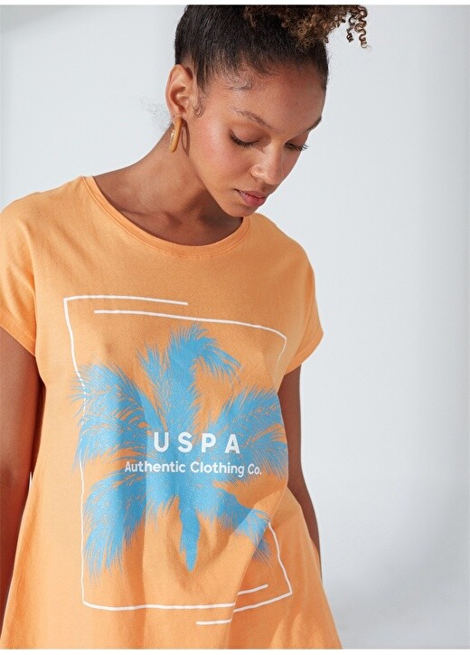 

Оранжевая женская футболка с круглым вырезом с принтом U.S. Polo Assn.