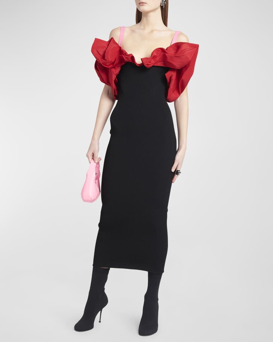 

Трикотажное платье-миди с цветными блоками и рюшами Alexander McQueen