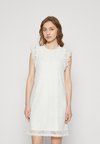 Коктейльное платье / Вечернее платье PCOLLINE DRESS Pieces, белый