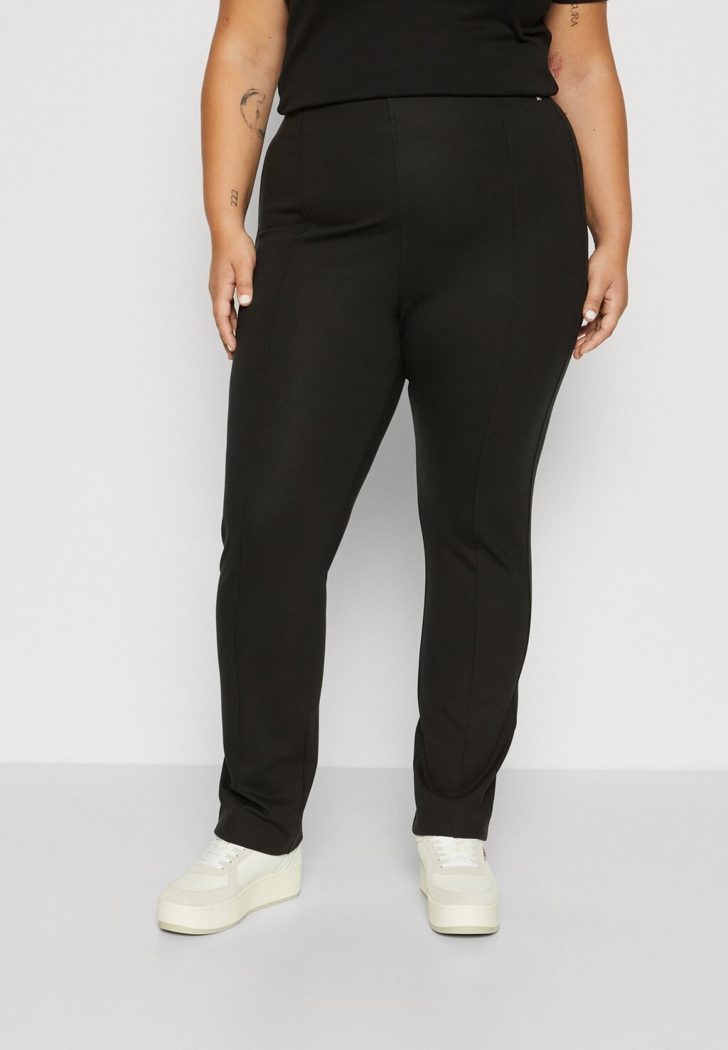 

Брюки Tommy Hilfiger Curve SLIM, черный