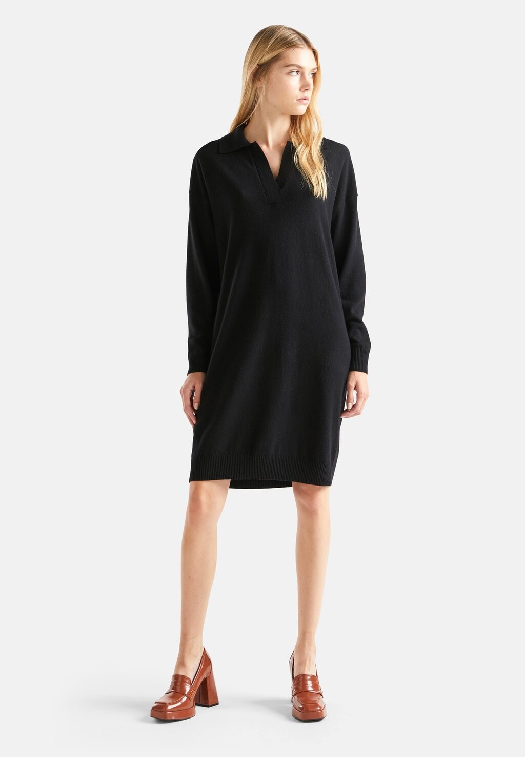 

Трикотажное платье In Plain Stitch United Colors of Benetton, черный