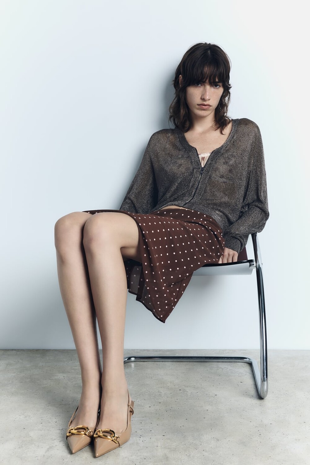 

Туфли на котенком каблуке с цепочкой ZARA, бежевый