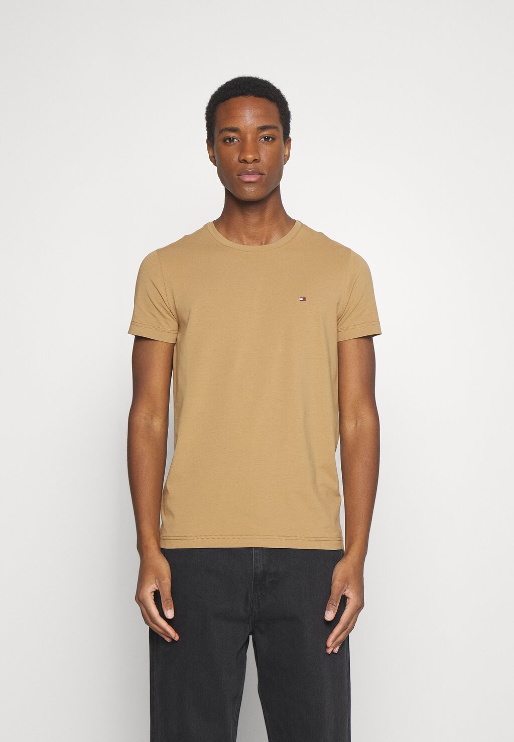 

Базовая футболка ФУТБОЛКА STRETCH SLIM FIT Tommy Hilfiger, сельский хаки