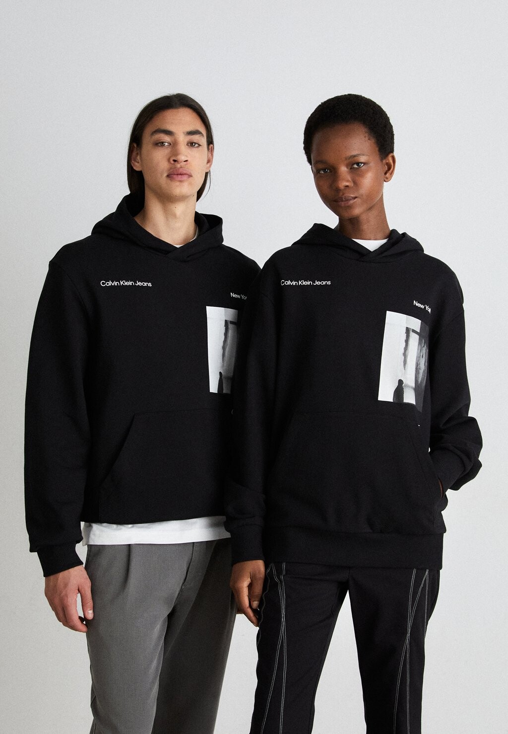

Толстовка с капюшоном UNISEX Calvin Klein Jeans, черный