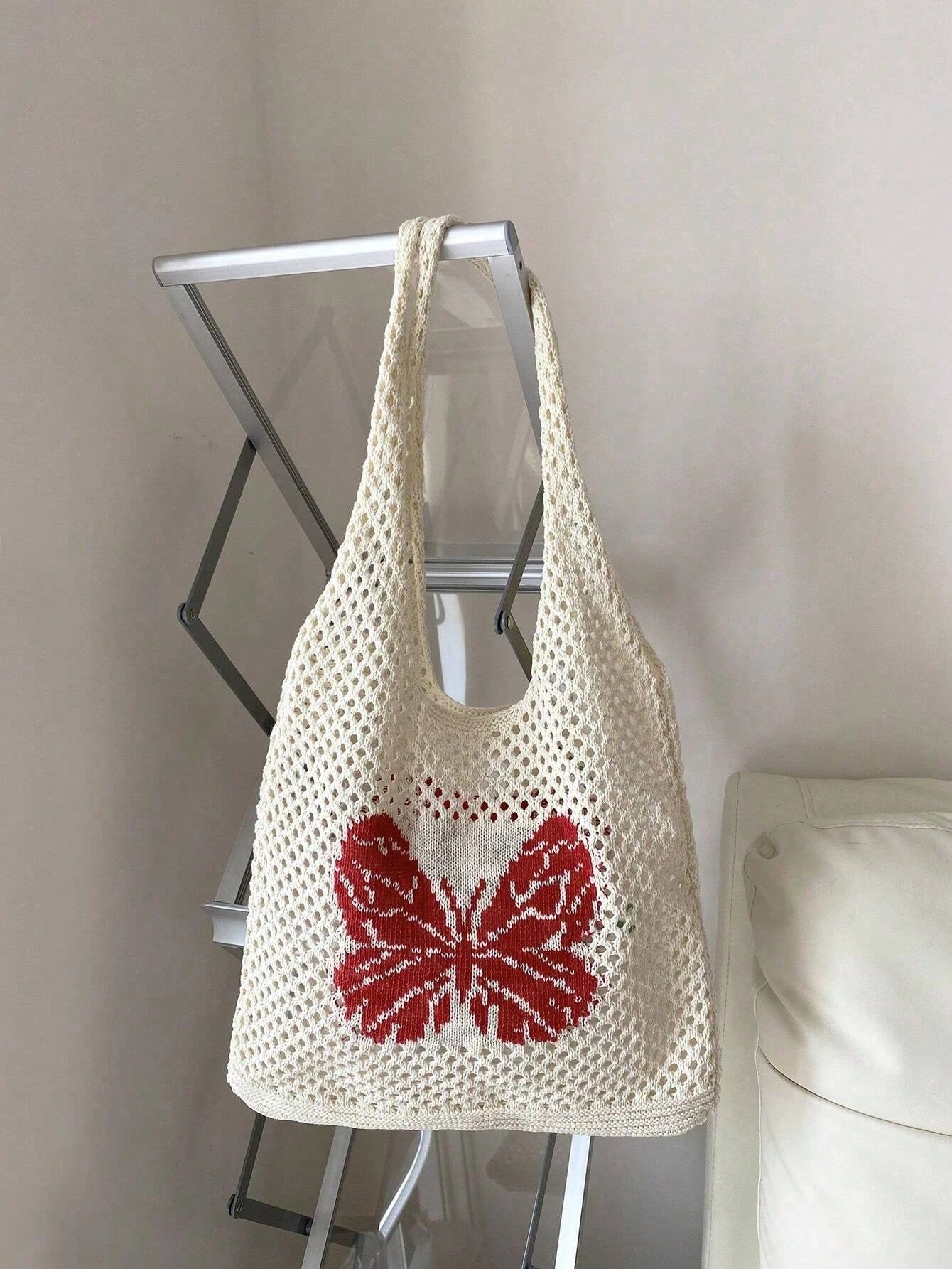 Модная вязаная крючком сумка контрастного цвета с узором бабочки Вязаная сумка-хобо большой емкости, многоцветный сумка бабочки над цветами бежевый
