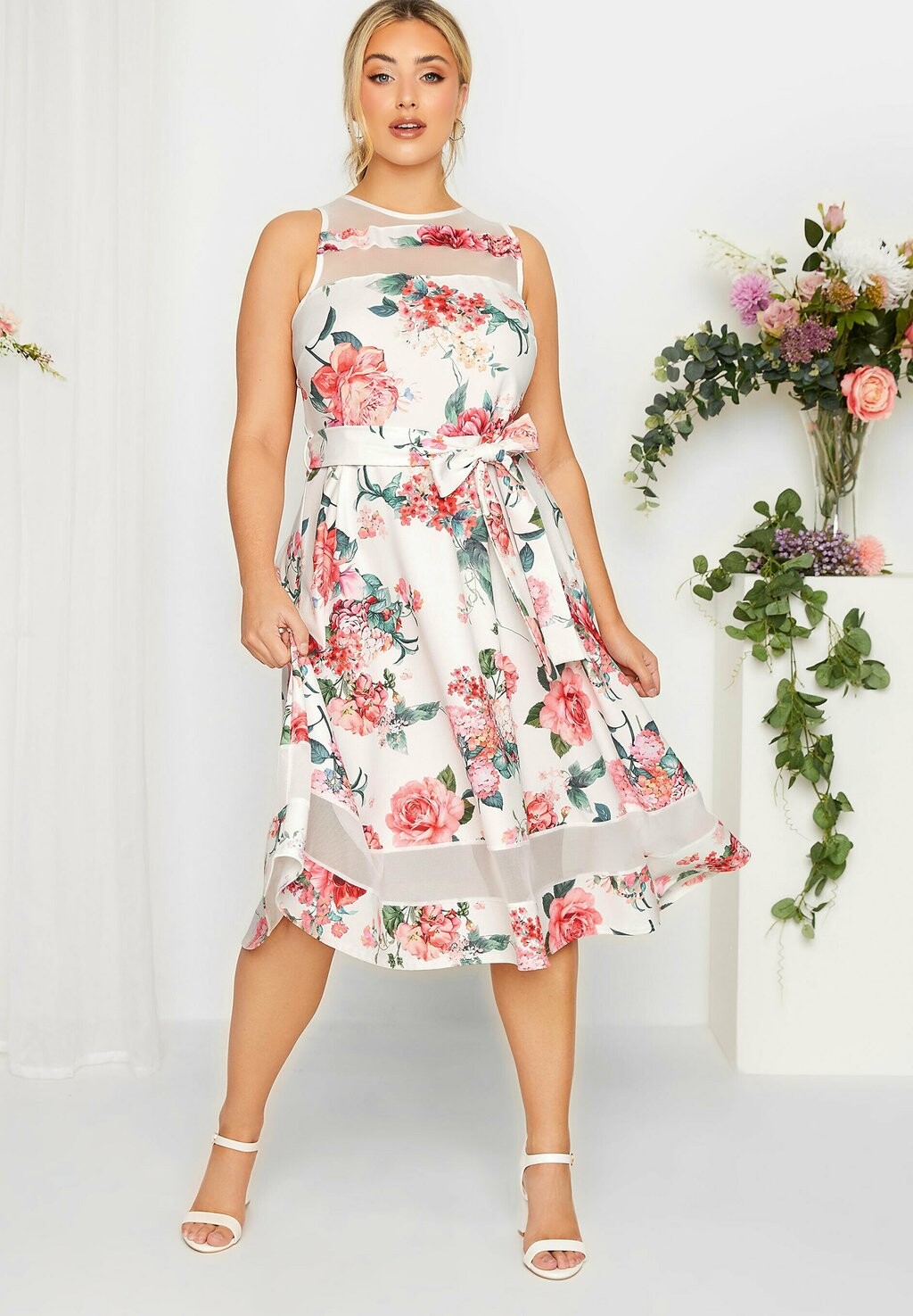 

Элегантное платье Yours Clothing, белый