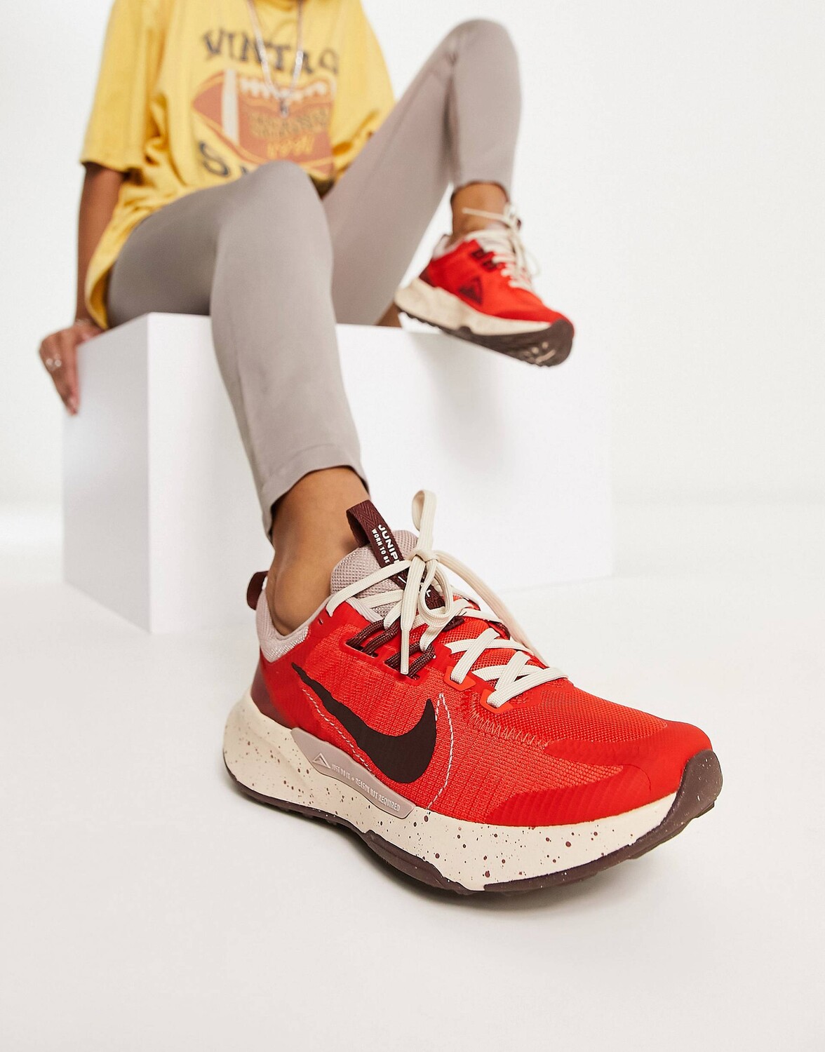 

Красные кроссовки Nike Running Juniper Trail 2
