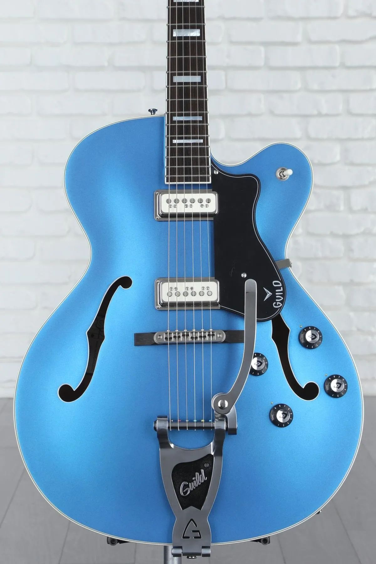 

Электрогитара Guild X-175 Manhattan Special Hollowbody – Malibu Blue