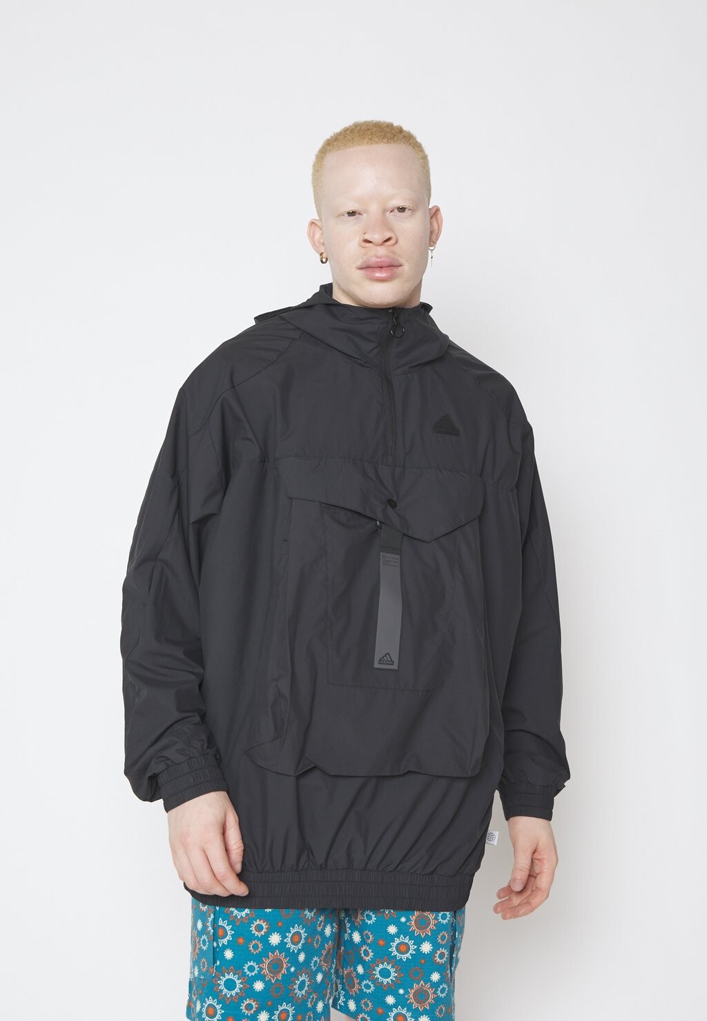

Легкая куртка Adidas