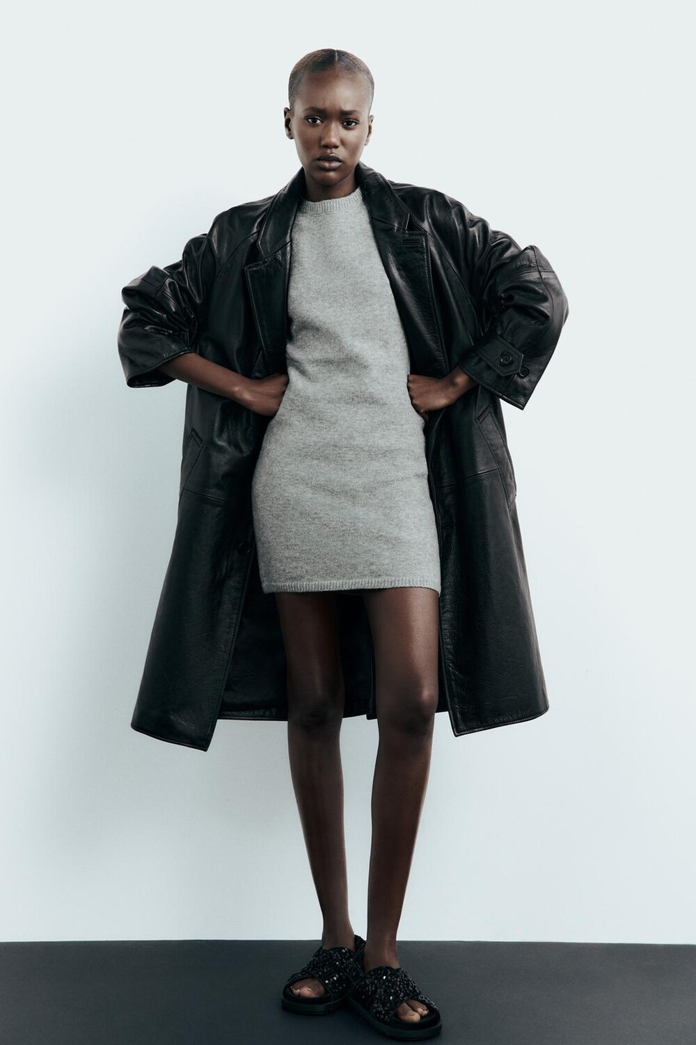 

Трикотажное мини-платье ZARA, средне-серый