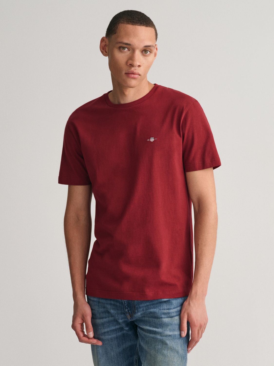 

Футболка GANT Regular Shield с коротким рукавом, красная, Красный