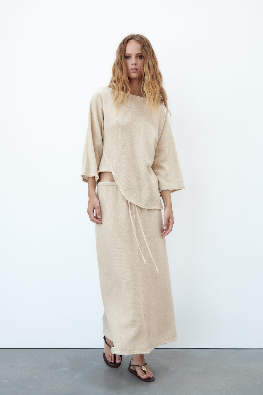 

Юбка из текстурной рустик Zara, песок