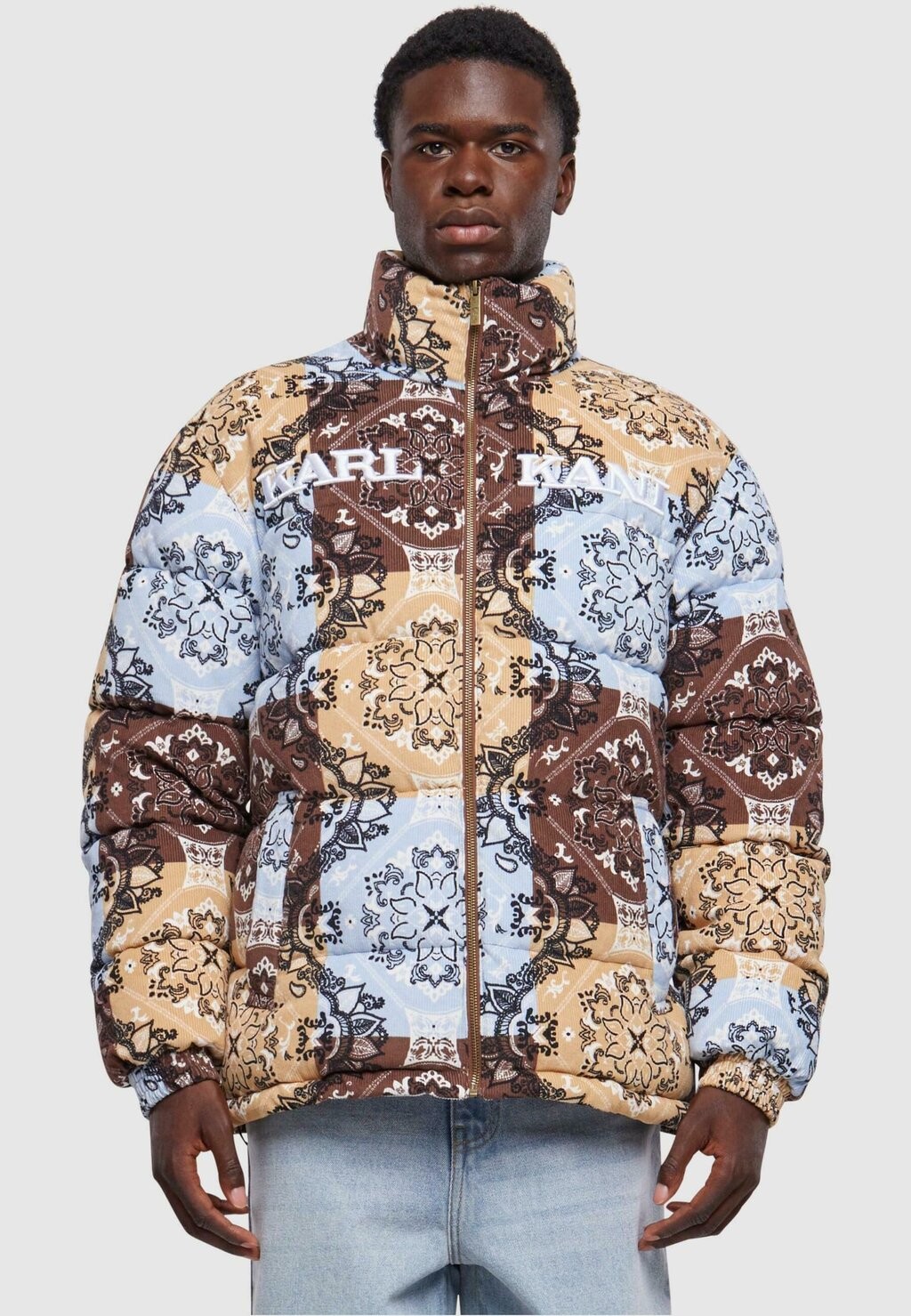 

Куртка Karl Kani РЕТРО ПЕЙСЛИ, цвет light blue multicolor