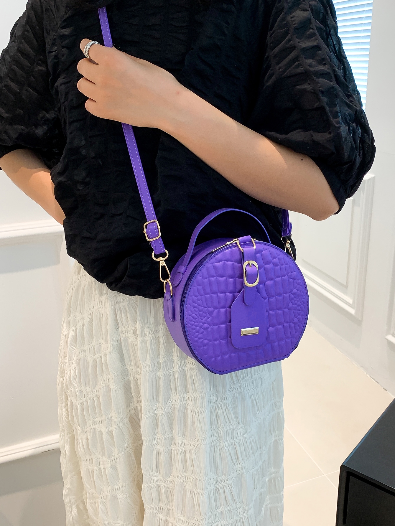 цена Женская мини-маленькая круглая сумка из крокодиловой кожи, фиолетовый