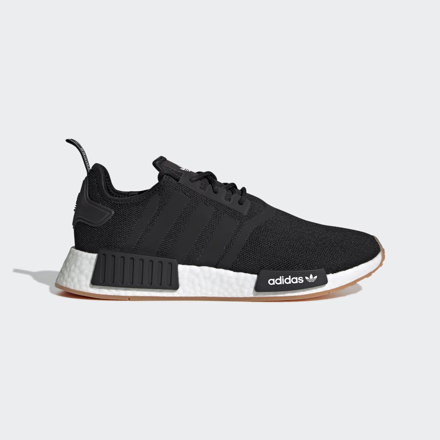 

Кроссовки NMD_R1 Adidas, цвет Core Black/Core Black/Gum