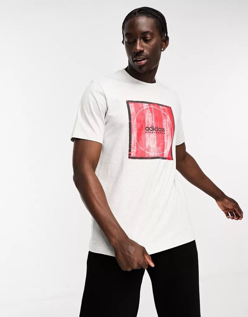 

Светло-серая футболка adidas Sportswear adidas performance