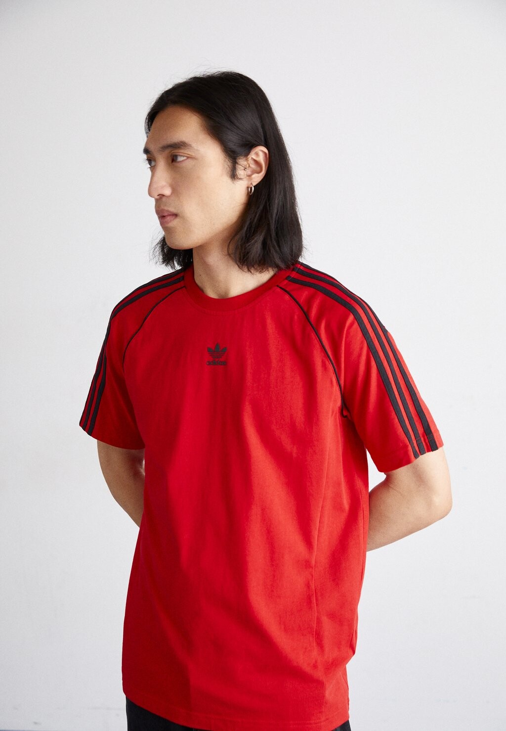 

Футболка с принтом Tee adidas Originals, цвет better scarlet