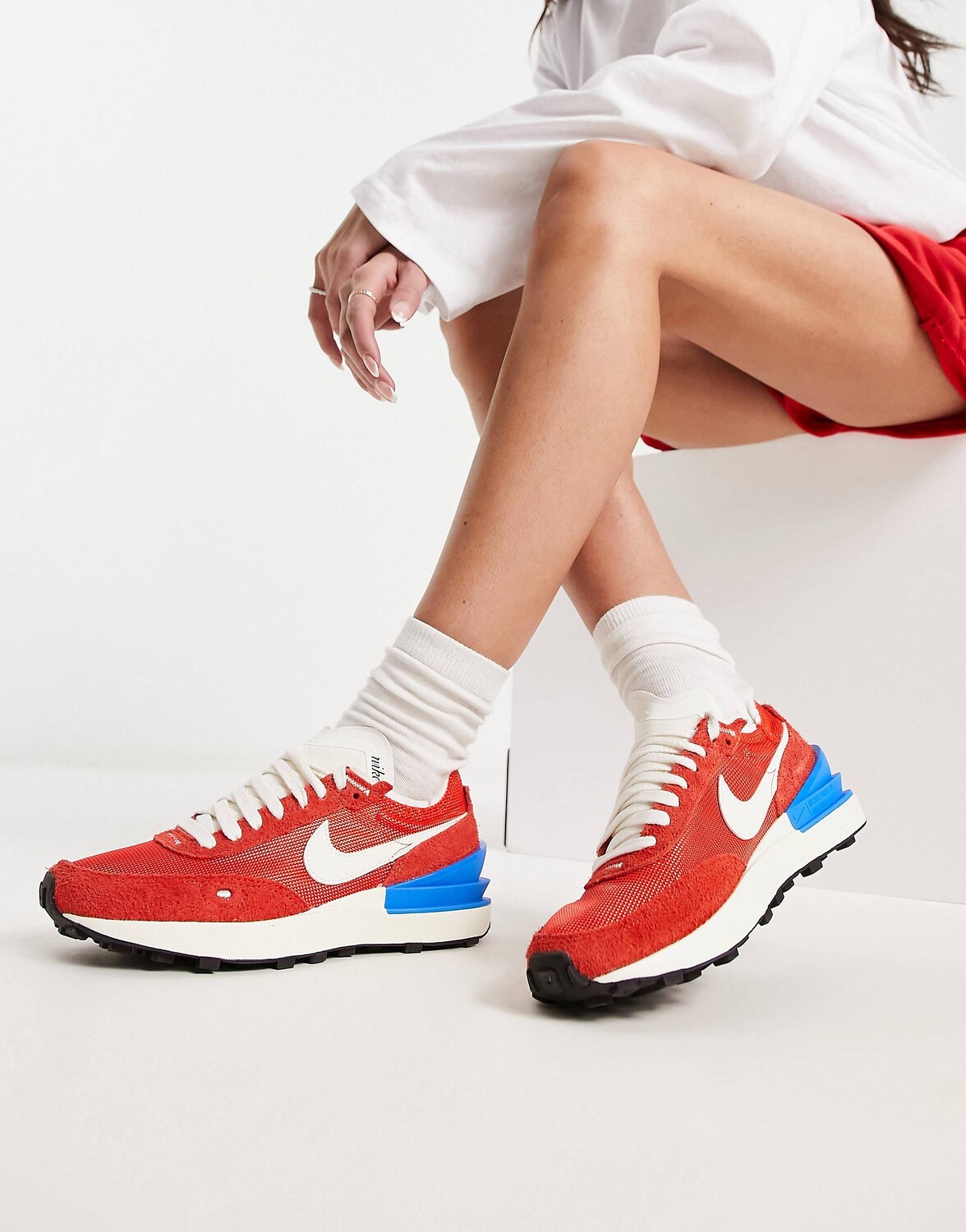 

Винтажные кроссовки Nike Waffle One красного и синего цвета