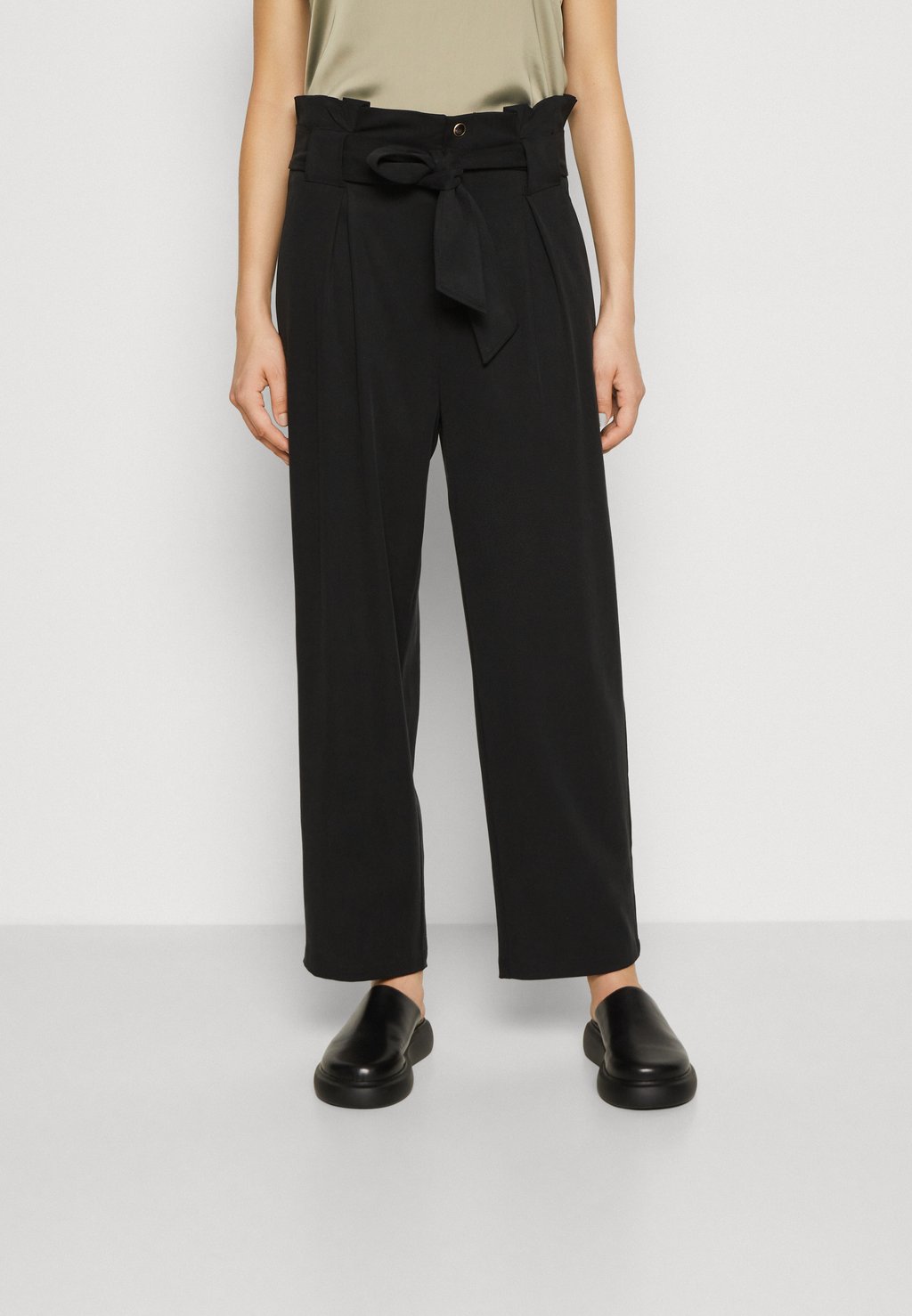 

Брюки DAISY HIGH RISE STRAIGHT LEG PAPERBAG TROUSERS Scotch & Soda, черный