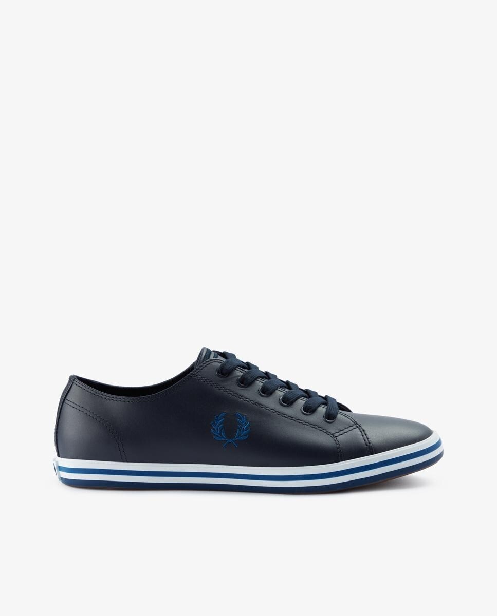 

Кожаные кроссовки унисекс с темно-синими шнурками и логотипом сбоку Fred Perry, темно-синий