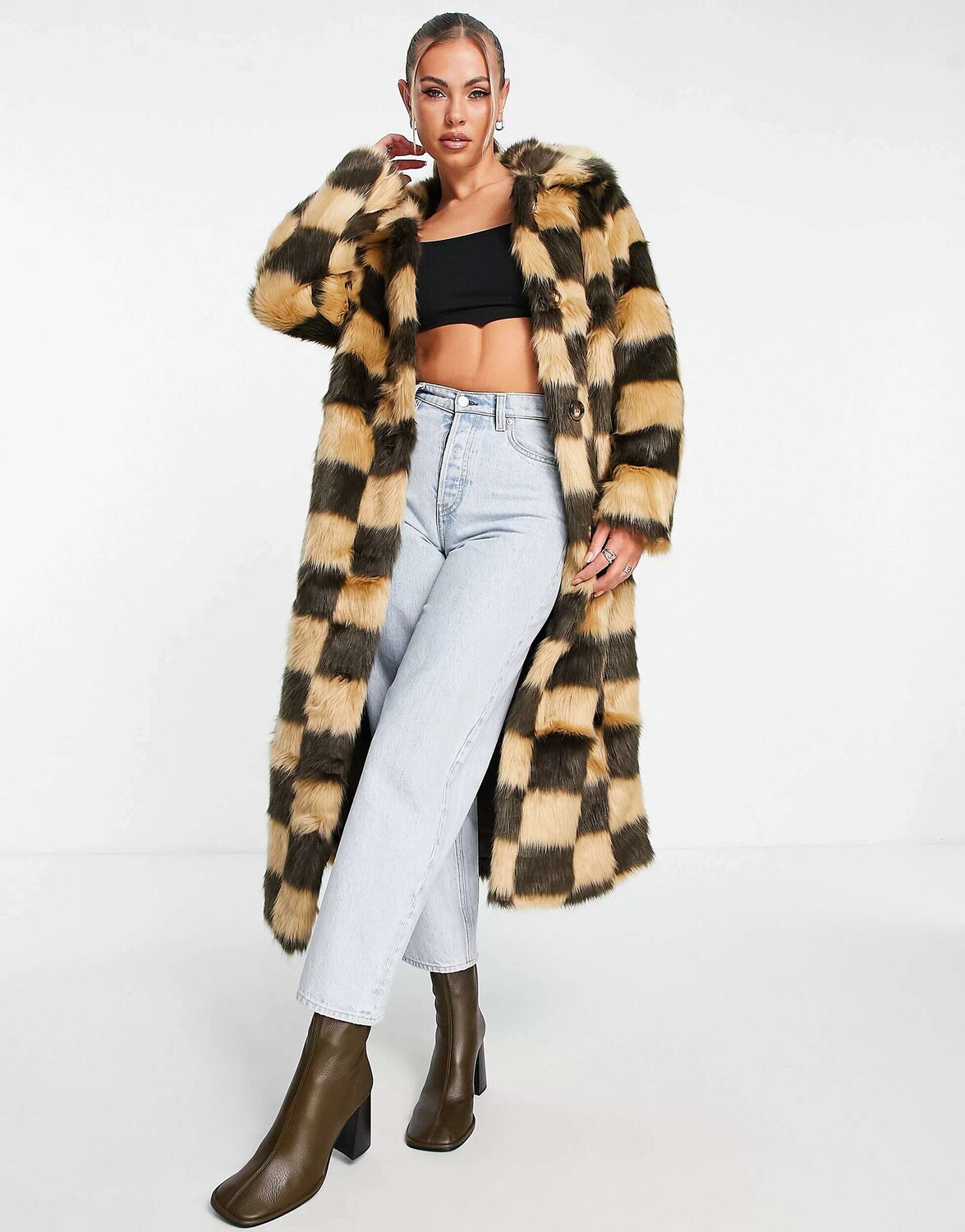 

Шоколадное пальто в стиле колор-блок из искусственного меха Missguided, Коричневый