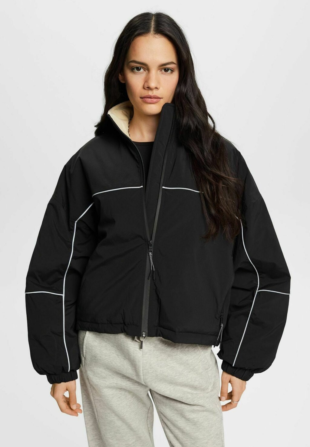 

Куртка зимняя Esprit, черный