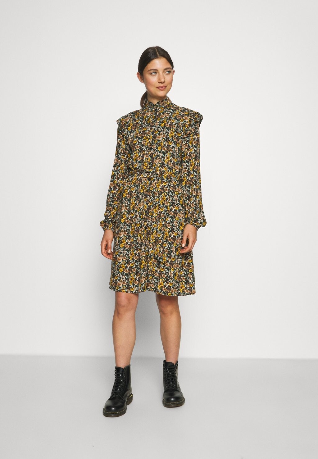 

Платье Camisero b.young BYJOSA 20810453, смесь канифоли