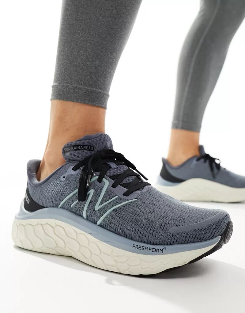 

Темно-серые кроссовки New Balance Kaiha
