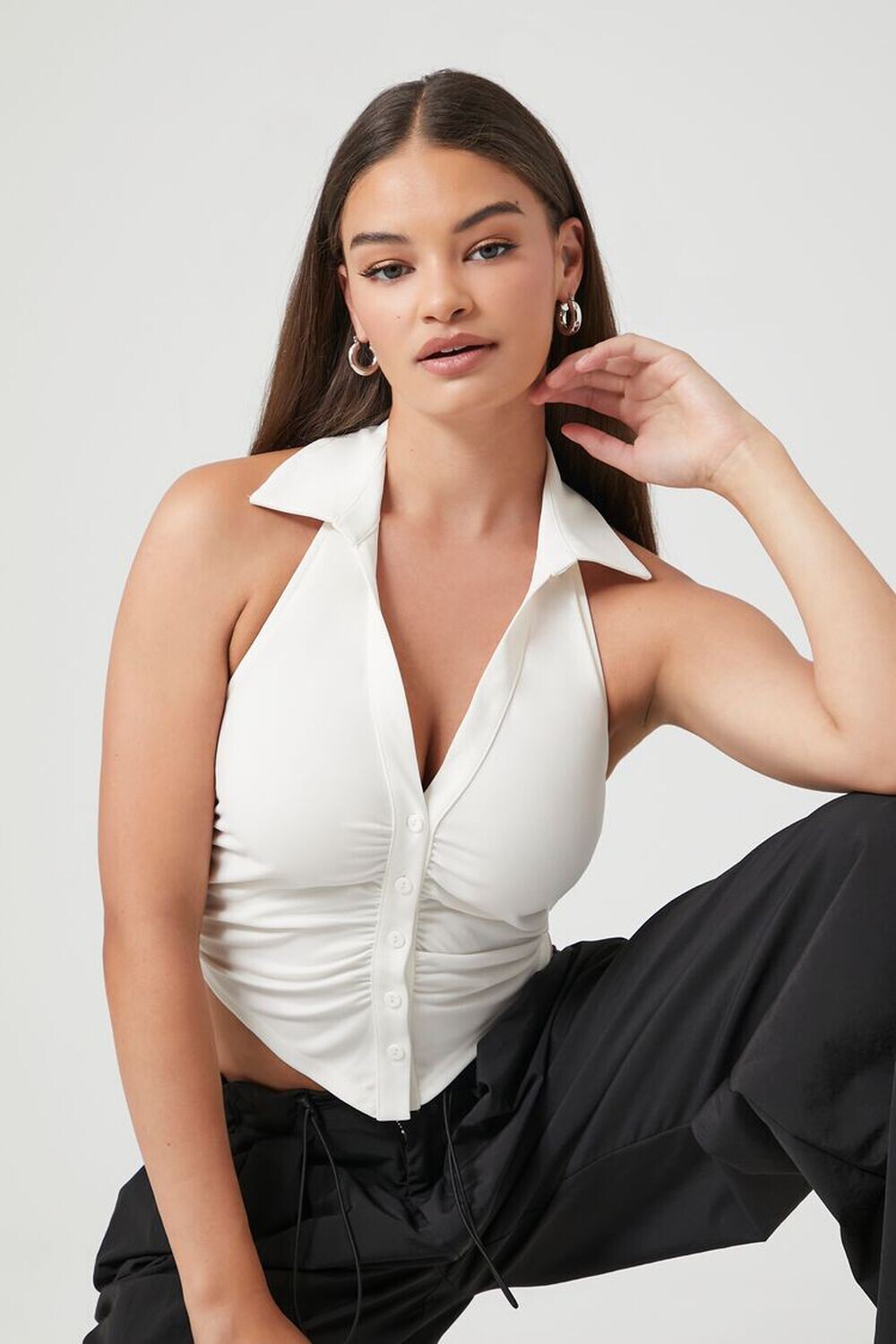 

Топ с бретельками на бретельках со сборками Forever 21, белый