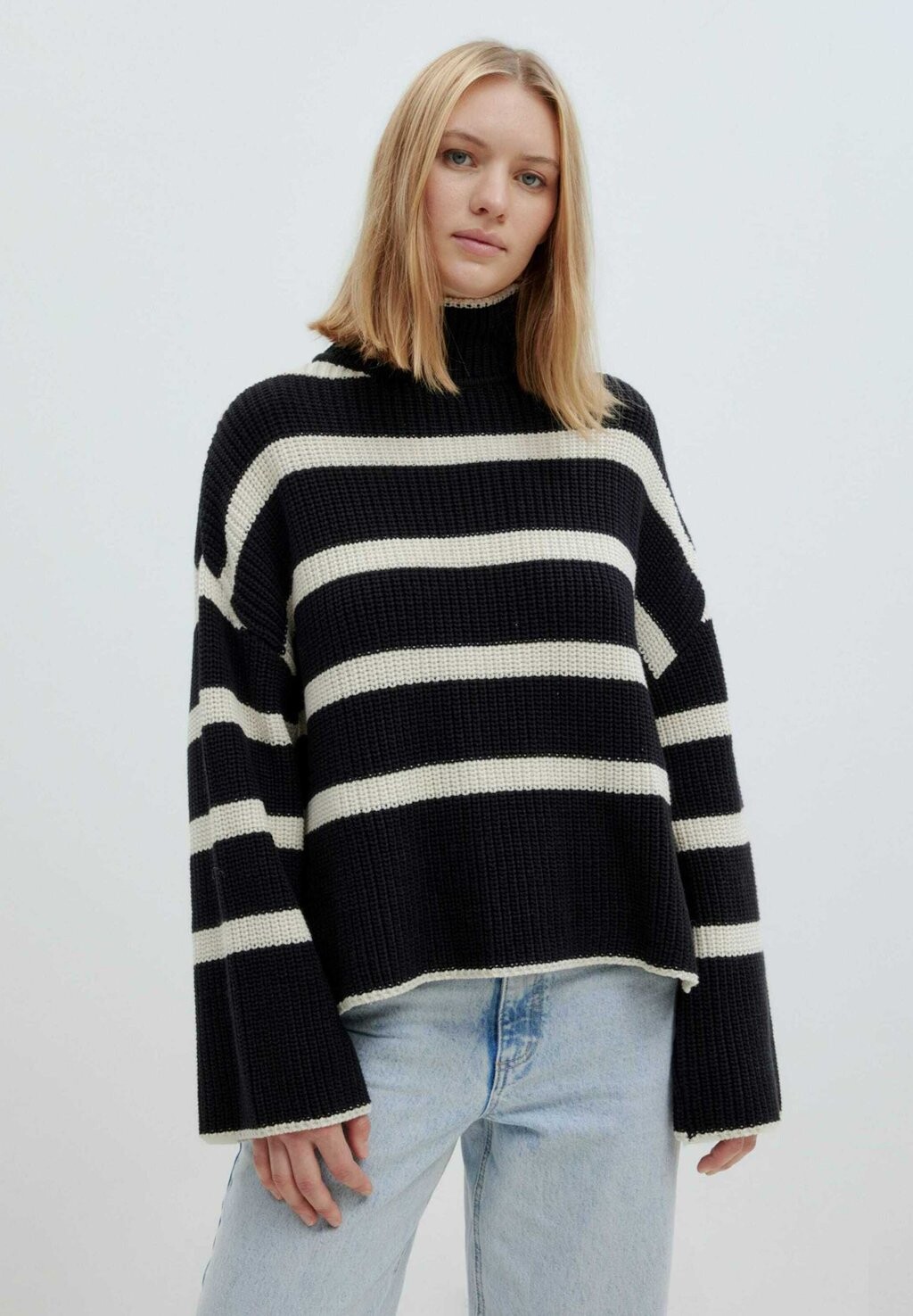 

Вязаный свитер MATTHEA EDITED, цвет offwhite schwarz
