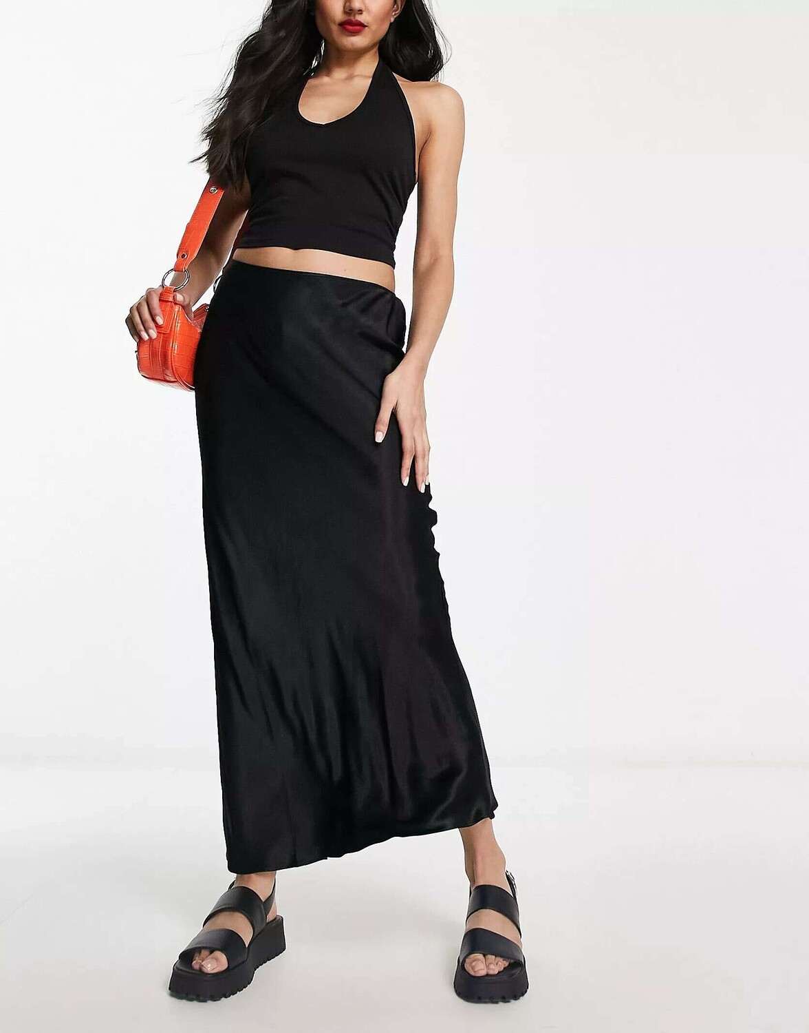 

Черная атласная юбка миди с диагональным узором River Island