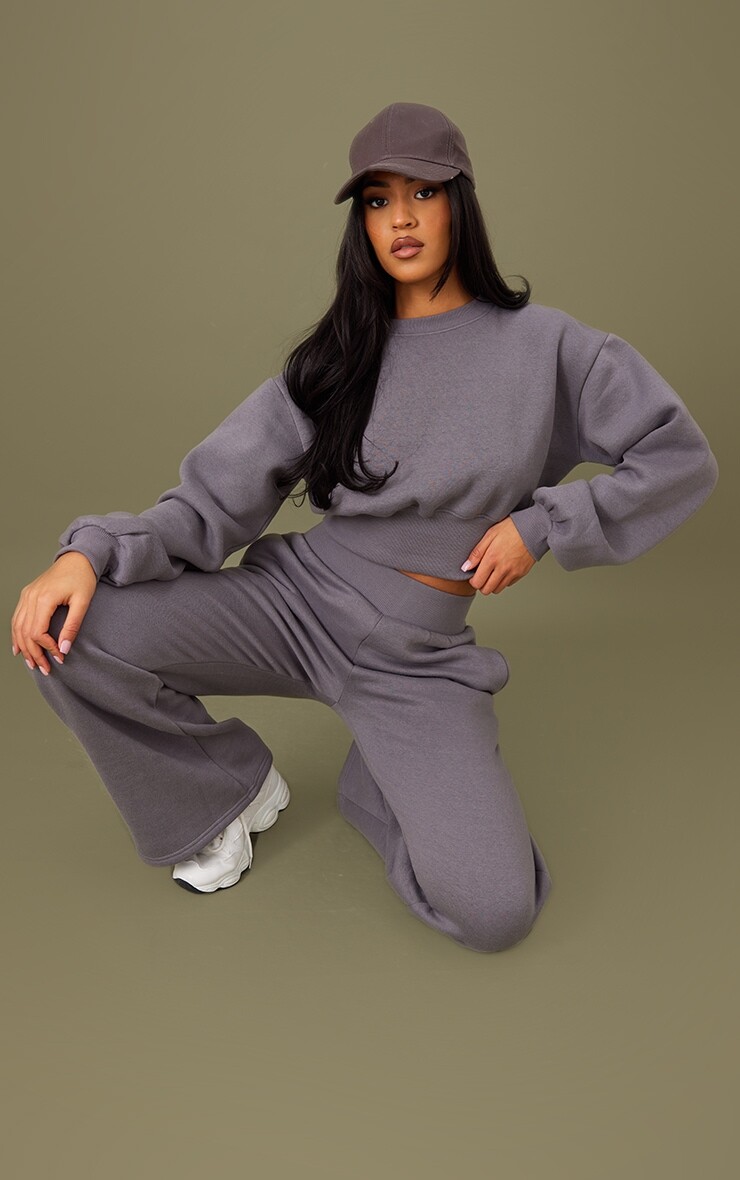 

PrettyLittleThing Укороченный свитшот Tall Steel синего цвета