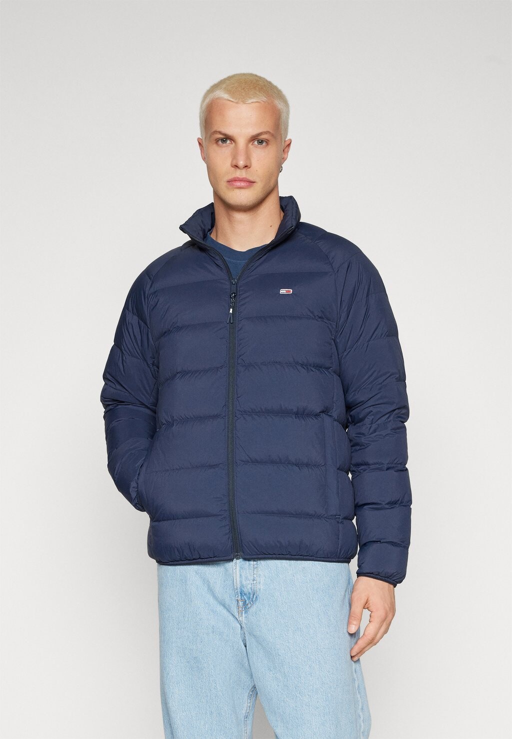 

Куртка Tommy Jeans КУРТКА ESSENTIAL, цвет dark night navy