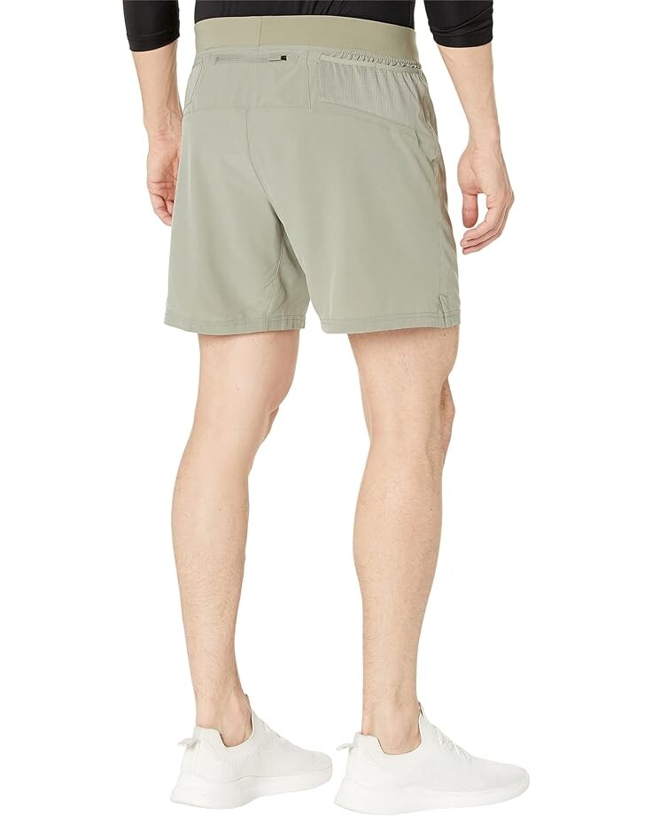

Шорты Brooks Sherpa 7" Shorts, цвет Pebble