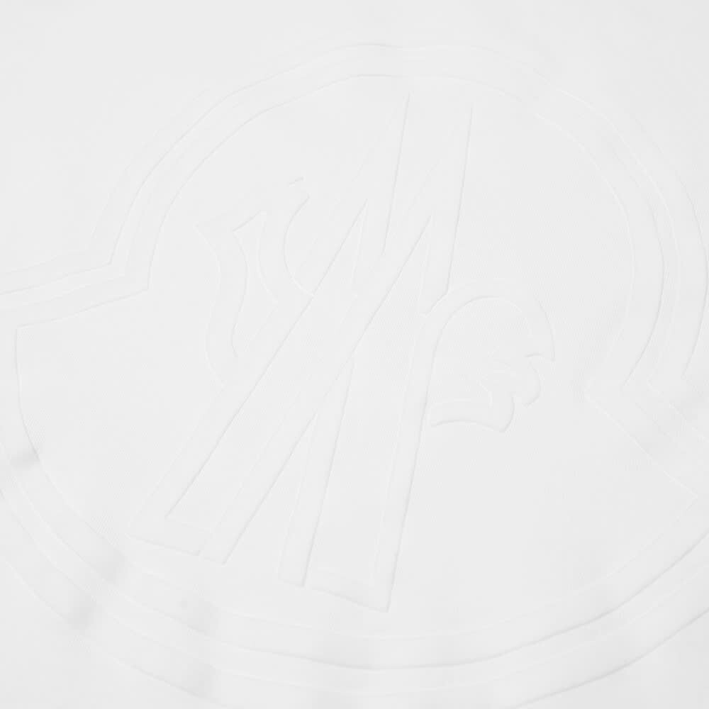 

Moncler Футболка с большим контурным логотипом, белый