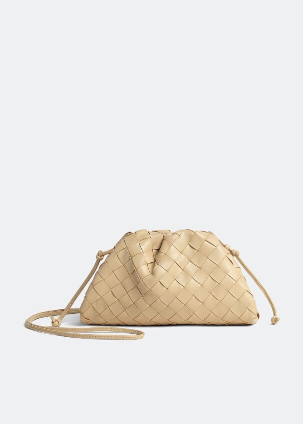 

Клатч Bottega Veneta Mini Pouch, бежевый