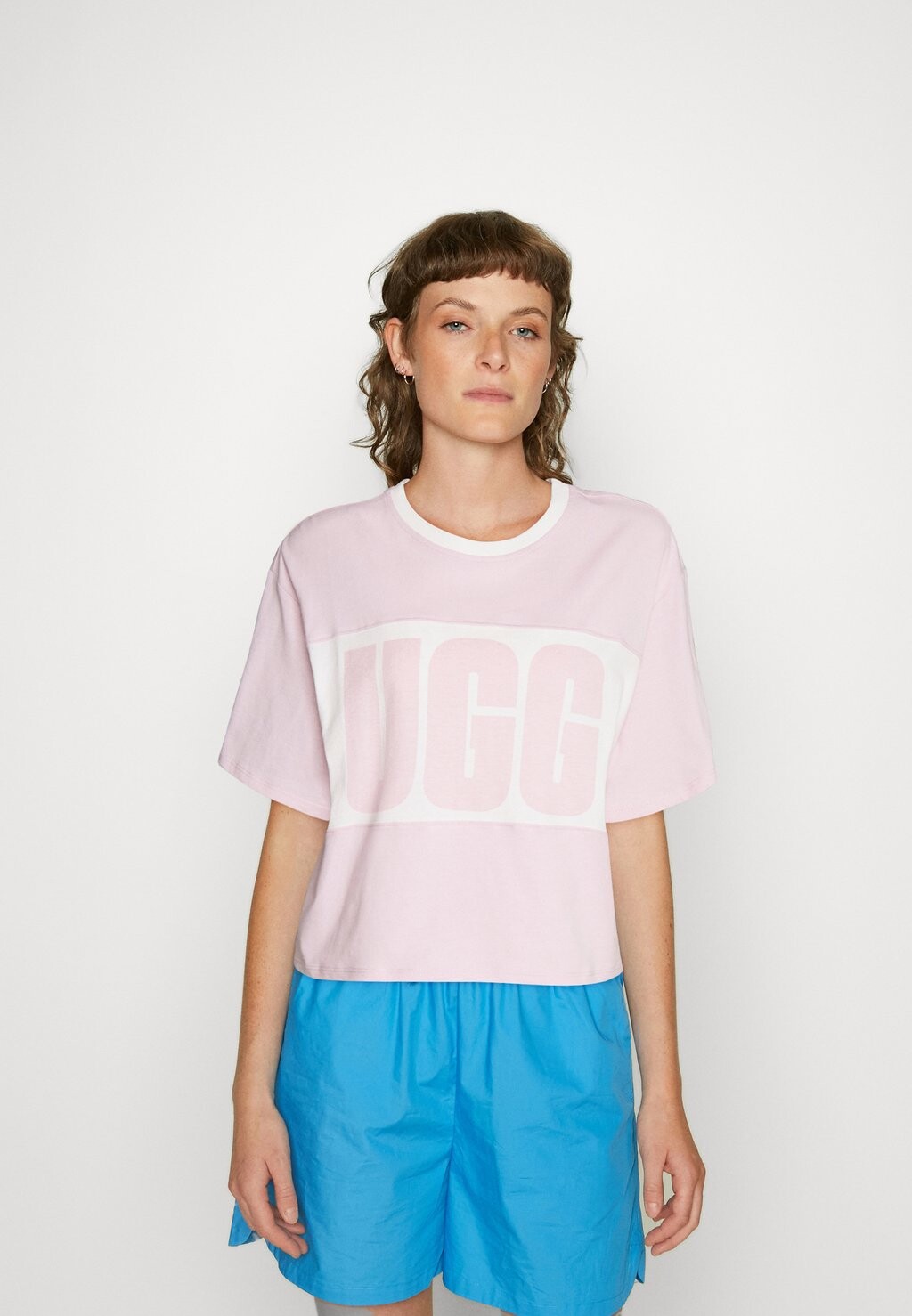 

Футболка с принтом UGG, Серый