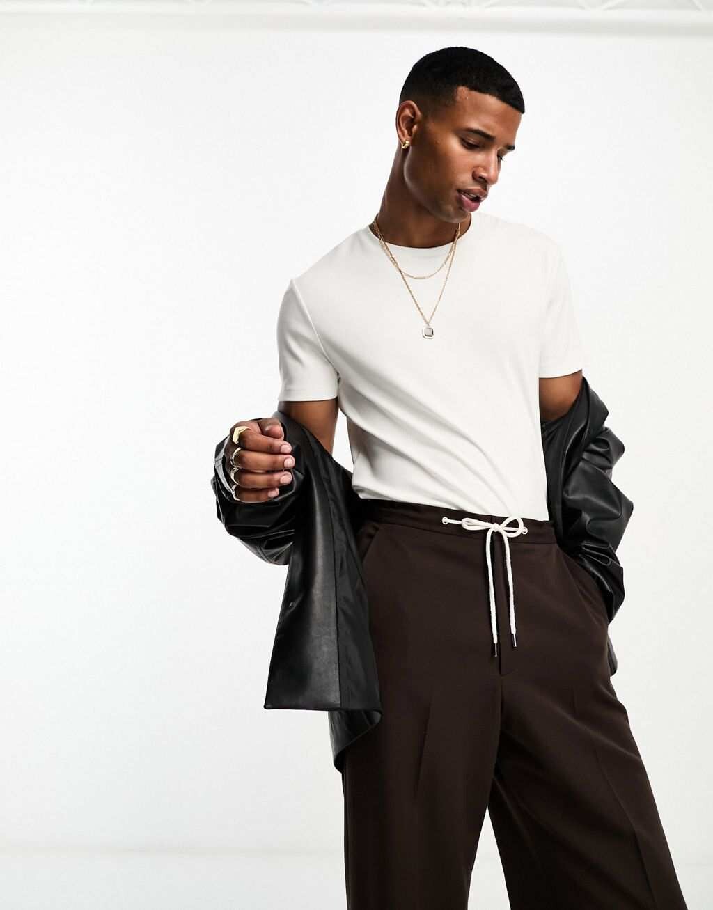 

Белая футболка в рубчик с мускулистым кроем ASOS DESIGN