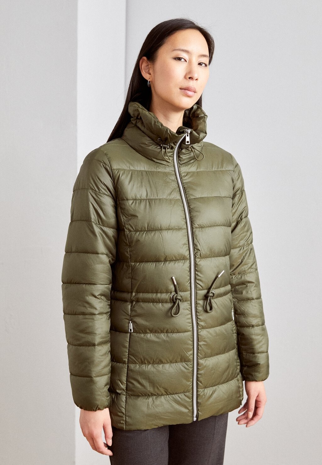 

Зимняя куртка Esprit