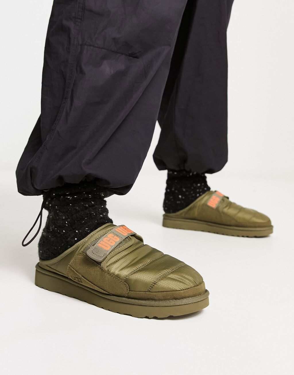

Тапочки стеганые UGG Dune, хаки