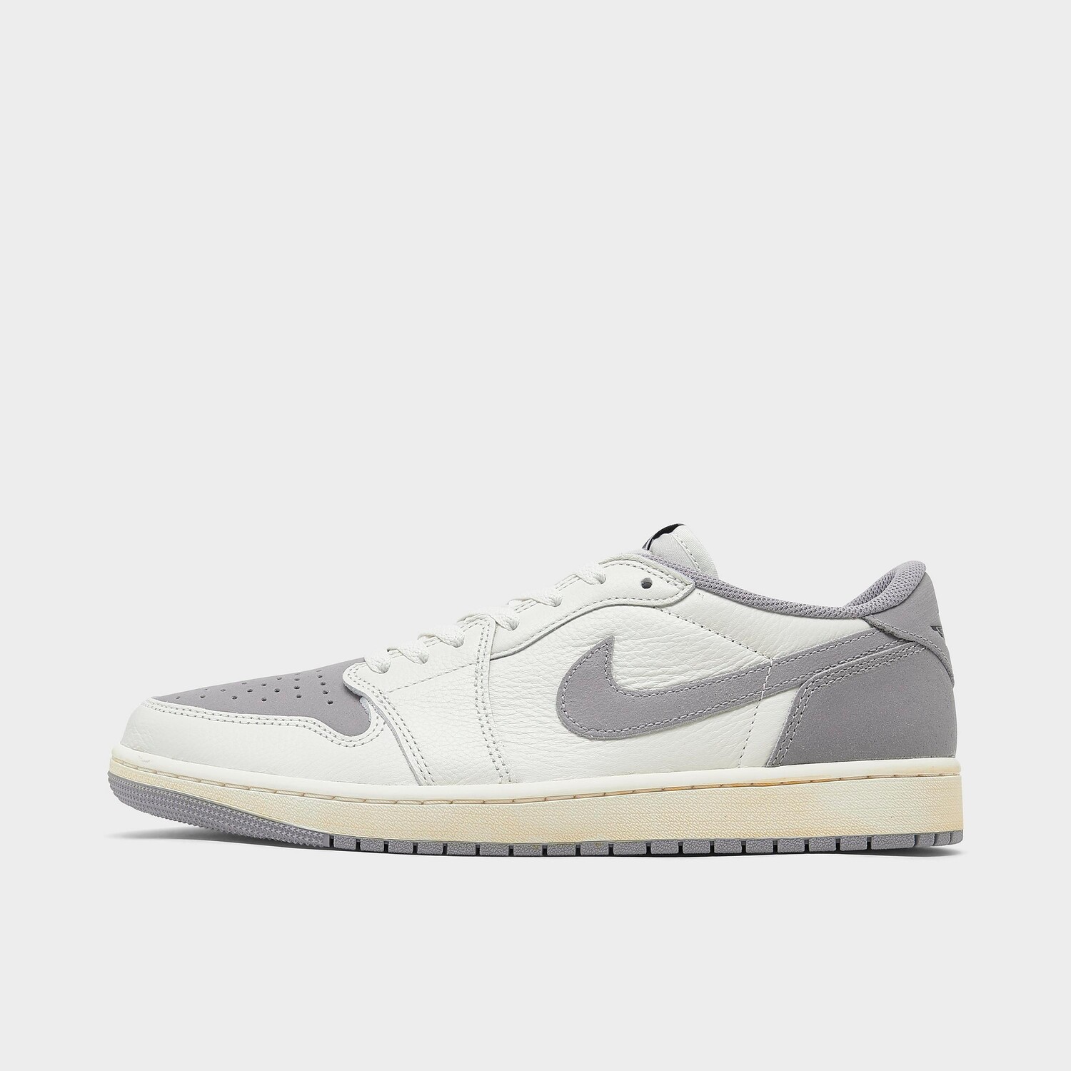 

Повседневная обувь Air Jordan Retro 1 Low OG, белый