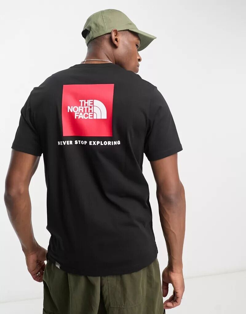 

Черная футболка с принтом на спине The North Face Redbox