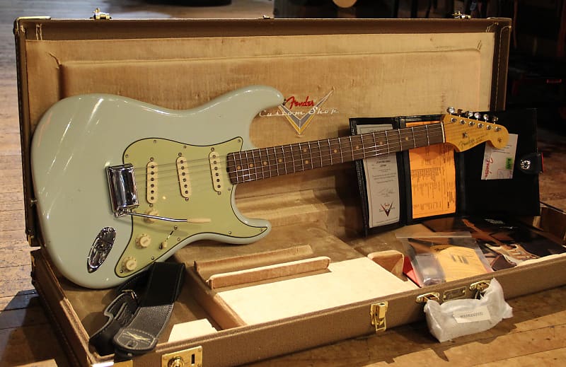Электрогитара Fender Custom Shop Limited Edition '63 Stratocaster Journeyman Sonic Blue