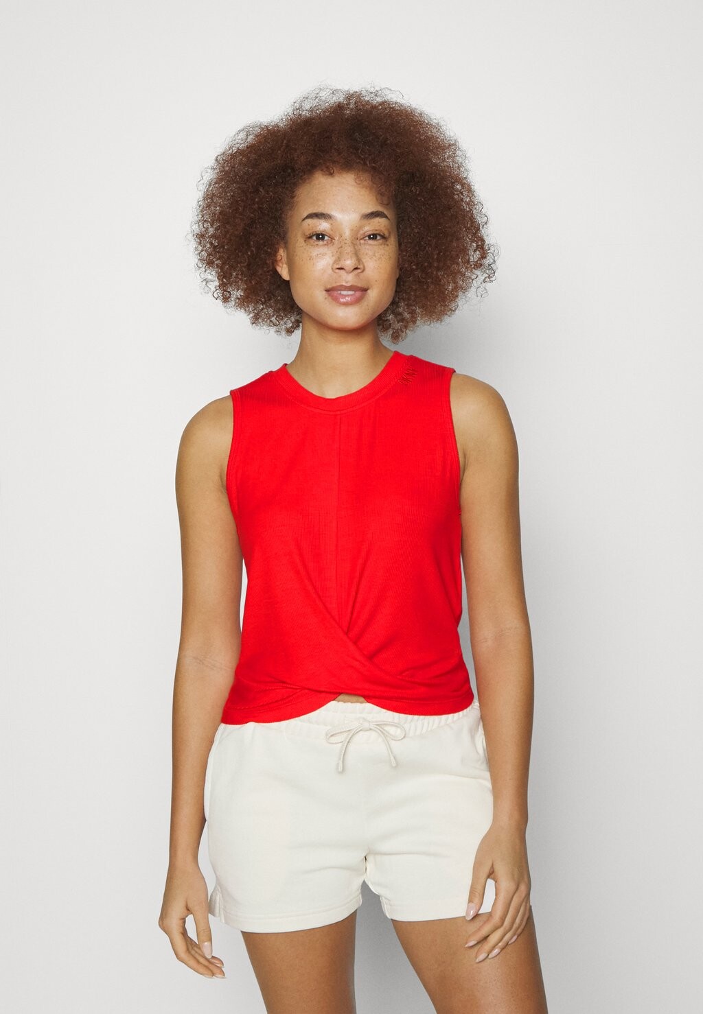 

Топ DKNY