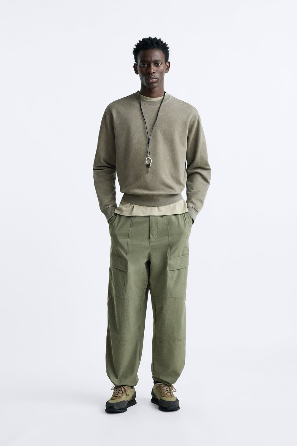 

Технические брюки-карго ZARA, зеленый