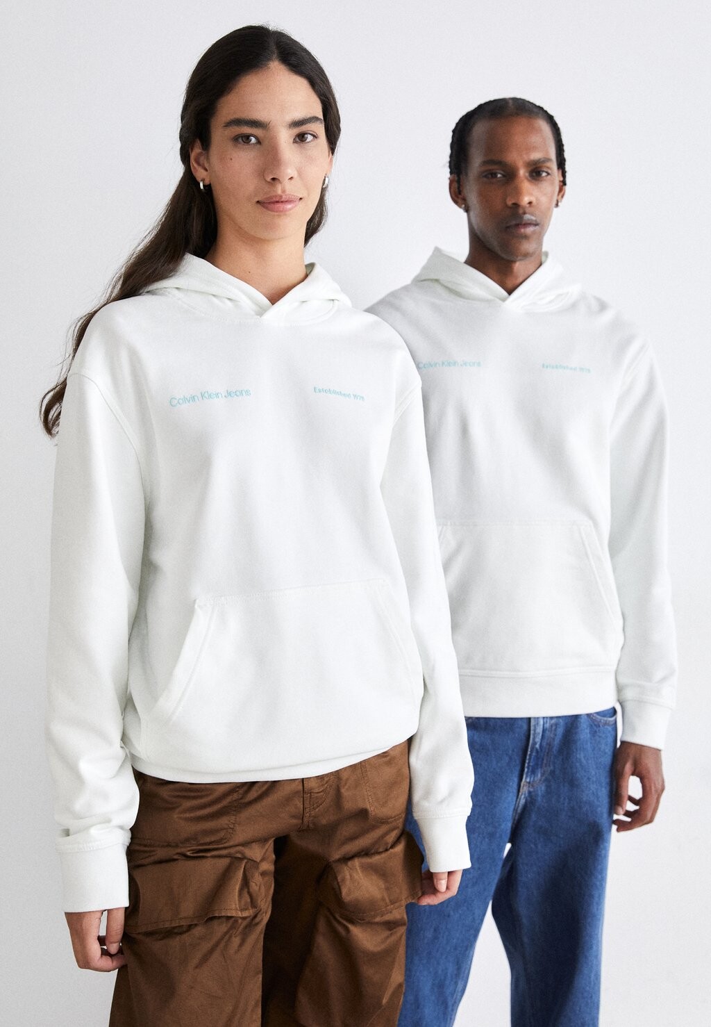 

Толстовка с капюшоном UNISEX Calvin Klein Jeans, белый
