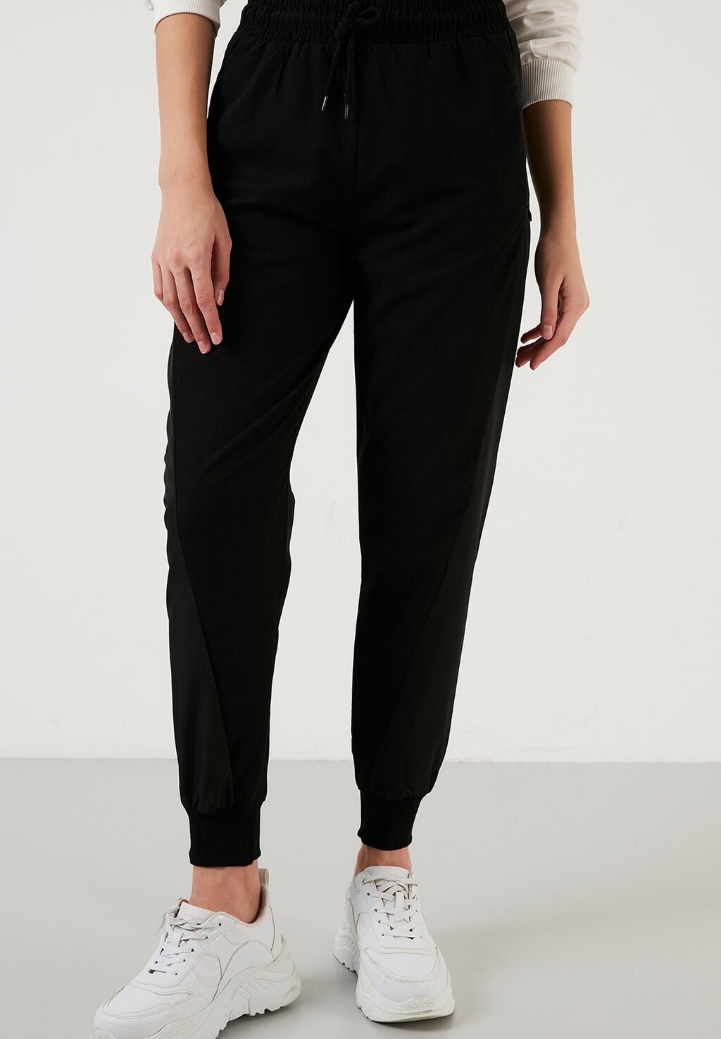 

Спортивные брюки LELA, Черный